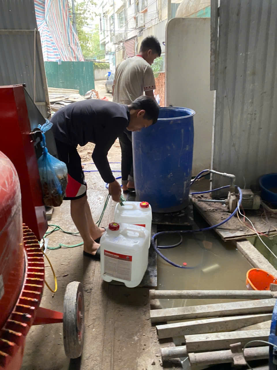 Tầng hầm nhà riêng - xử lý thấm bê tông bằng công nghệ thẩm thấu nano
